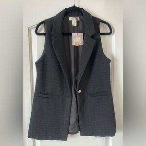 NWT. Happily Grey Women's Black Tweed Sleeveless Blazer Vest